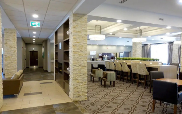 Holiday Inn Express & Suites Oshawa Downtown - Toronto Area by IHG