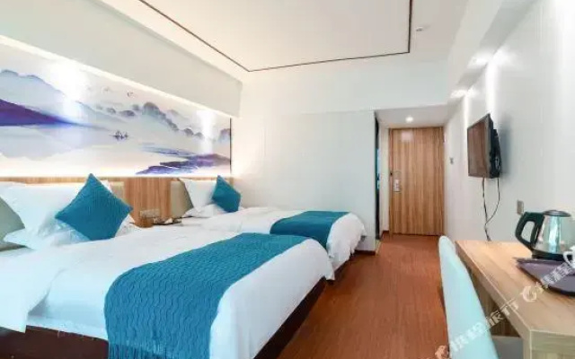 Lingnanchun Hotel（Wuyang Xincheng Store）