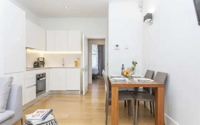 Royal Residence Charming 2 Bedroom - Talbot 3b