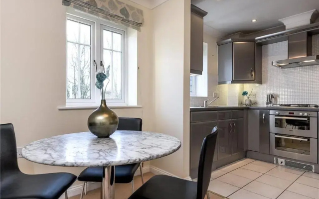 Sunny 1 bed apartment in a quiet central location