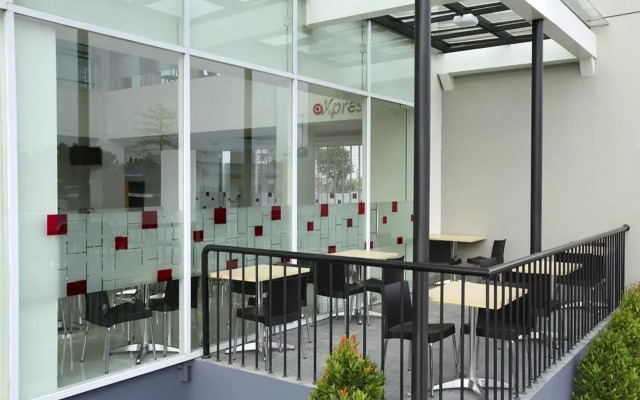Amaris Hotel Bekasi Barat