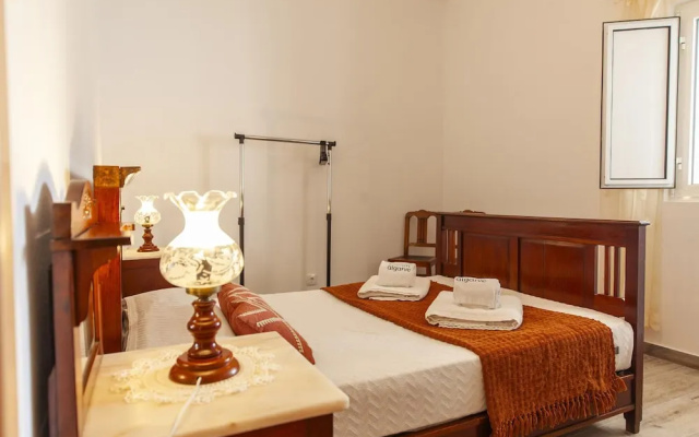B100 - Abrotea Quaint 2 Bed Apartment in Lagos