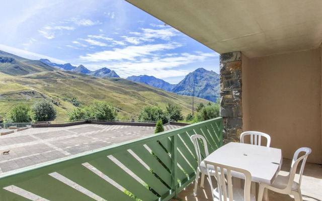 Central Auris-en-oisans Stay for 4