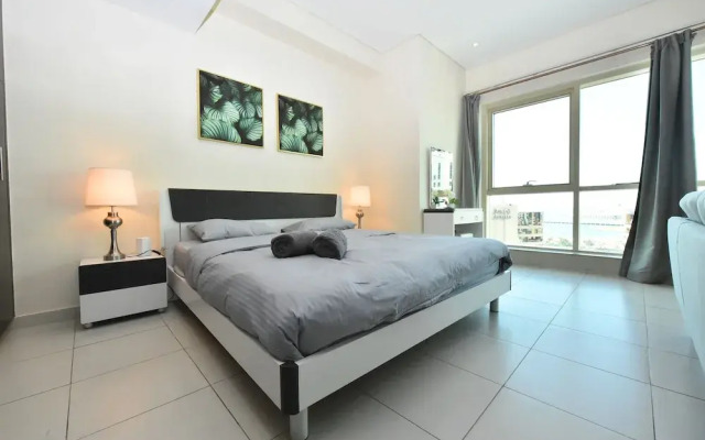 Jamie -Sea view STUDIO in Dubai Marina