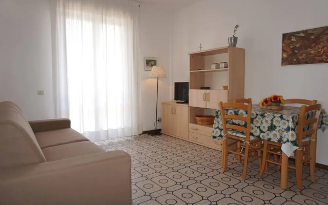 Beautiful Beachfront Apartment-pool-ac by Beahost Rentals