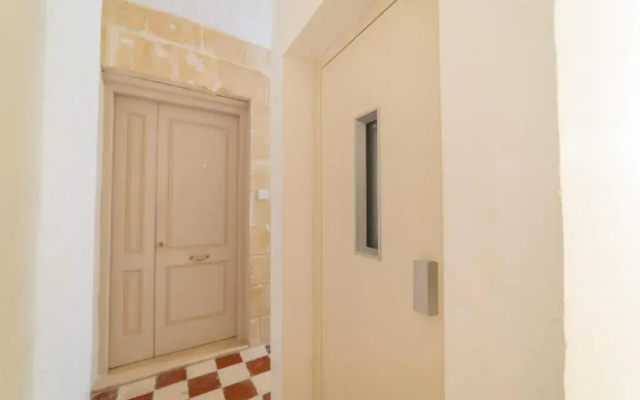 AF - Large 2BR apartment