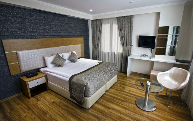Edis Premier Hotel