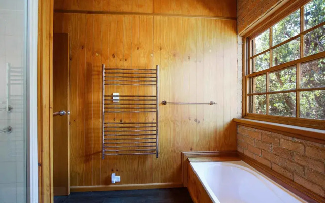 Honeysett Lodge