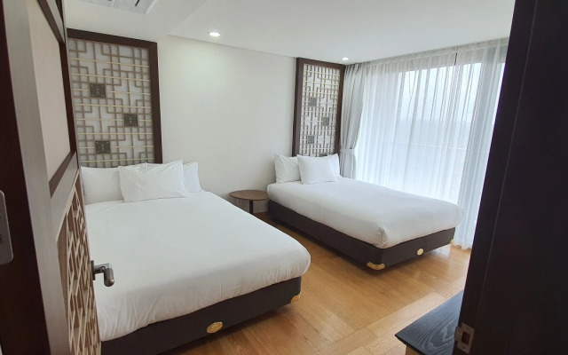 Jeju Marevo Beach Hotel