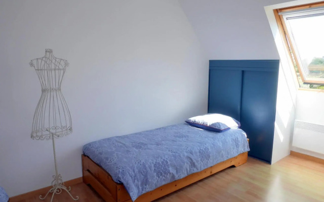Holiday Home in Plouneour Near Sandy Beach