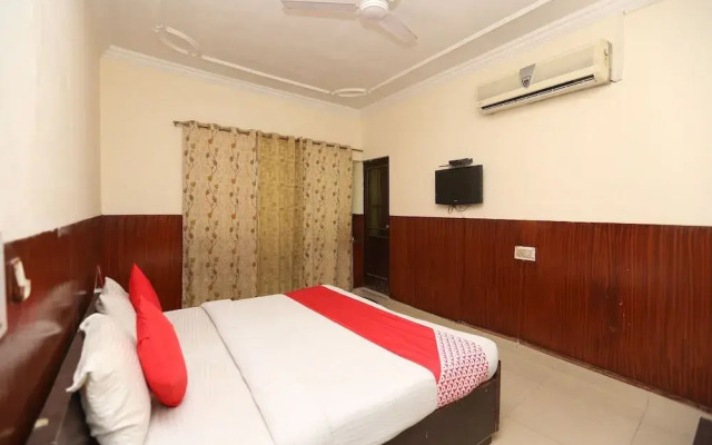 OYO 19452 Hotel Swift Inn