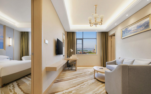 Vienna International Hotel (Wuhan Miaoshan Institute of Technology)