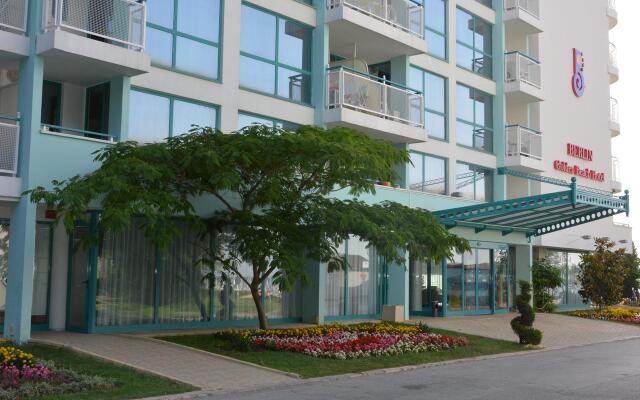 Berlin Golden Beach Hotel - All Inclusive вид на фасад