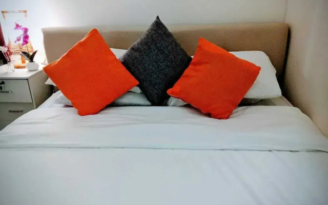 2BR/Pioneer Woodland connected to Metro Rail Station SM Light Boni Mandaluyong Manila Philippines