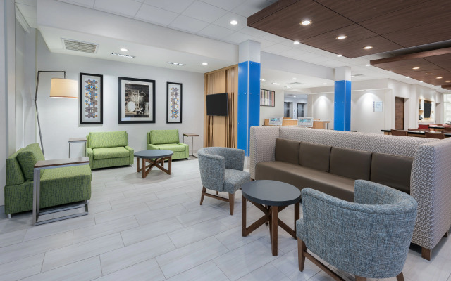 Holiday Inn Express & Suites Bryan - College Station by IHG