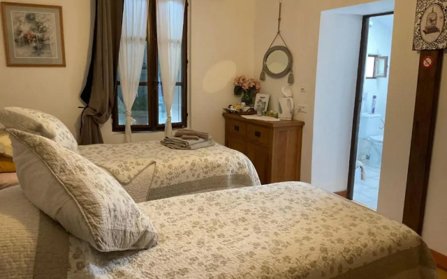 Le Jardin de Rose 24 Feuillebert Romagne 86700 (Adults Only)
