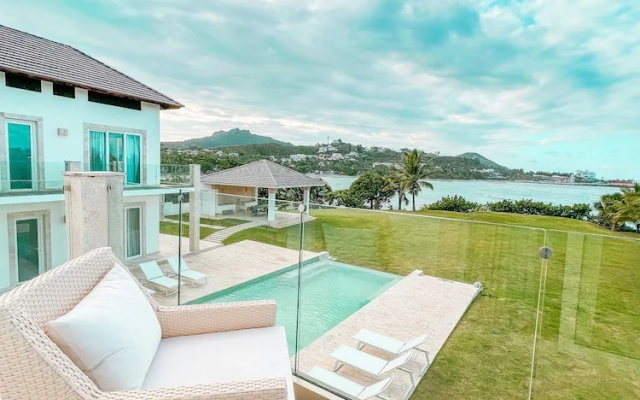 Peninsula Esmeralda Luxury Hotel & Villas