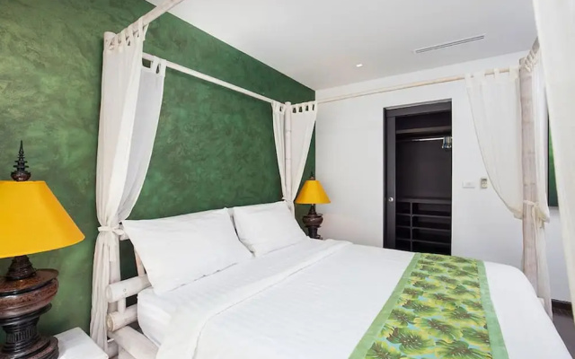 Nai Harn Lake Villa by Holiplanet