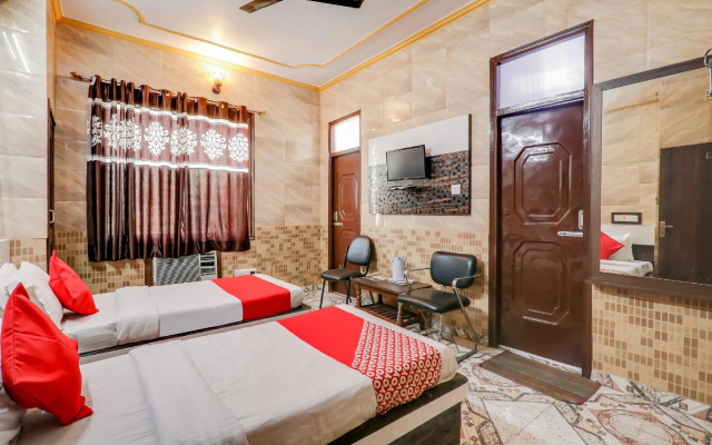 OYO Flagship 76340 Hotel PR palace