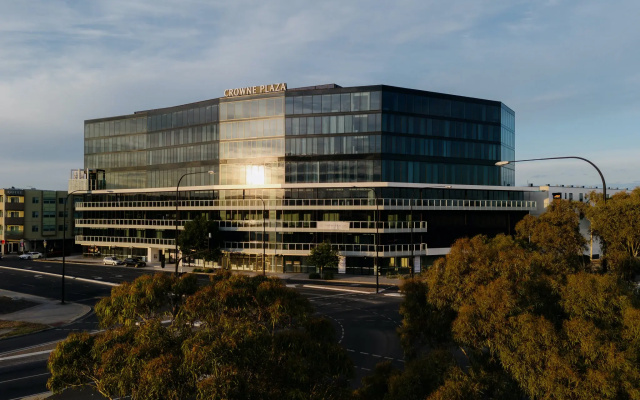 Crowne Plaza Adelaide Mawson Lakes by IHG