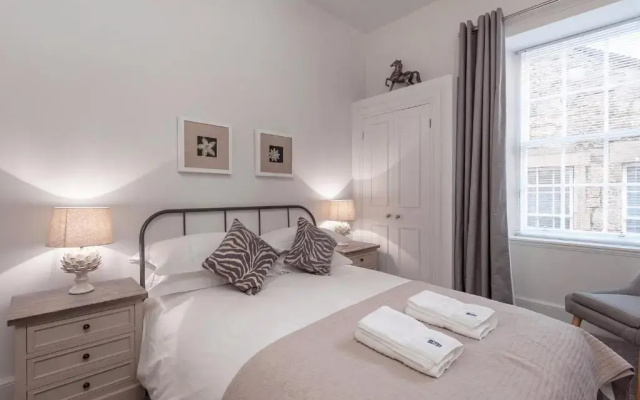 Castle Suite 2 Old Town