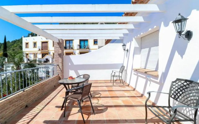 4 BR house in Benahavis Centre, Costa del Sol