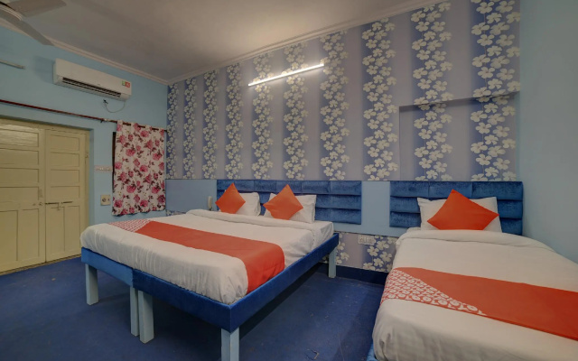 OYO 28453 Meenu Inn