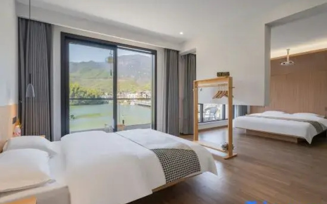 Linxi Lakeside Homestay (Yunshang Grassland)