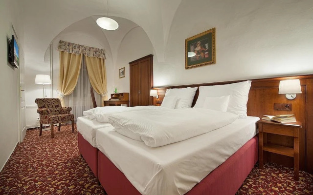EA Zamecky Hotel Hruba Skala