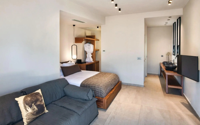 Uma Ray Suites