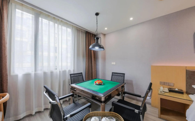 Super 8 Hotel (Wanzhou Wanda Plaza Gaosuntang Pedestrian Street Store)