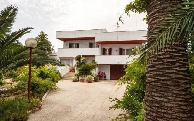 Отель Villa Eden B&B Бари вид на фасад