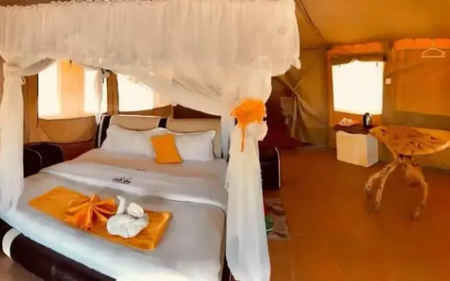 Explore Sand River Lodge