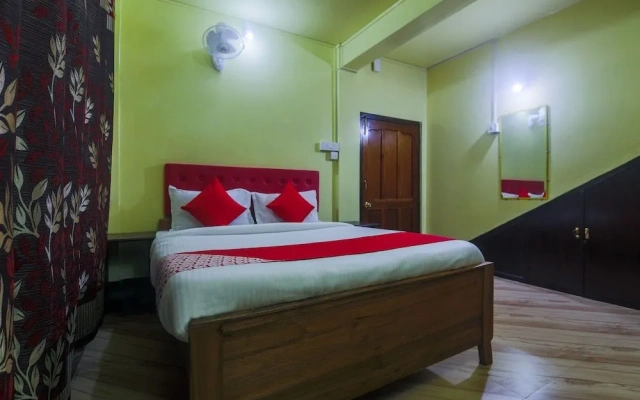 OYO 18330 Stay At Jo's Guest House