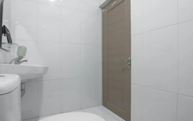 RedDoorz near ITC Mangga Dua