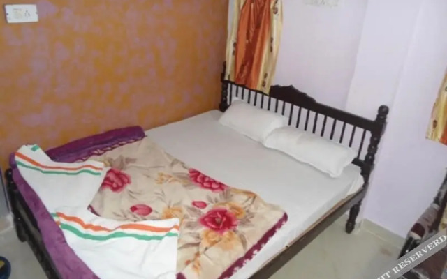 Tanu Guest House