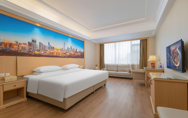 Vienna Hotel North Shenzhen Science and Technology Park Branch