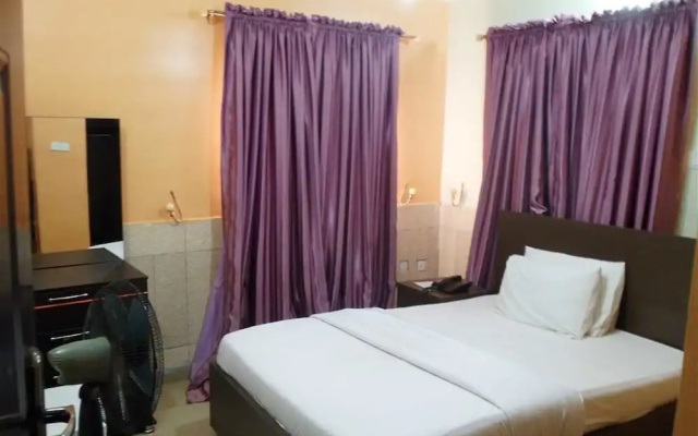 Orange Groove Hotel
