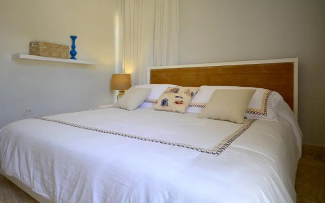 Los Cocos Residences