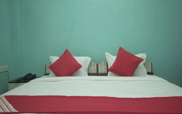 Oyo 17215 Garg Residency
