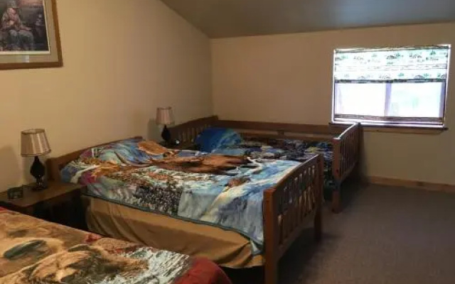 Arctic Wolf Lodge