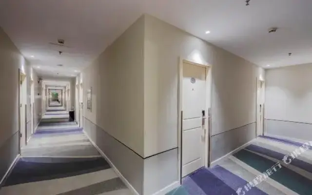 Home Inn (Nanjing East Zhongshan Road Ming Palace Ruijin Road)
