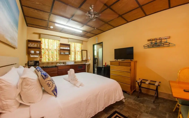 Hummingbird Suites Efficiency Studio
