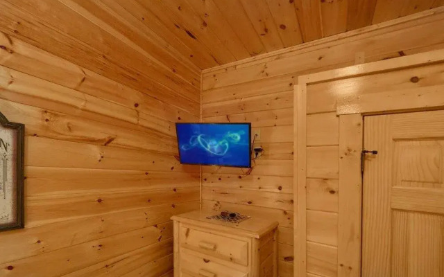 A Smoky Hideaway Apartment 5