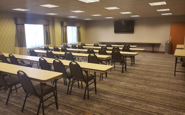 Coon Rapids North Metro Hotel to Norwood Inn & Suites