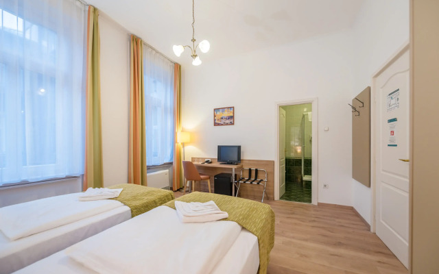 Baross Hotel by Mellow Mood Hotels
