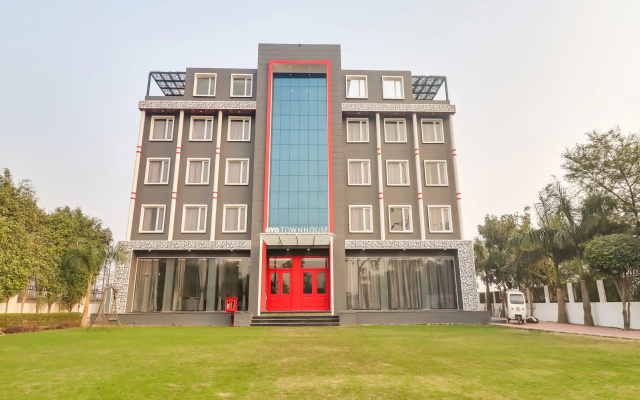 Super Townhouse Jashn