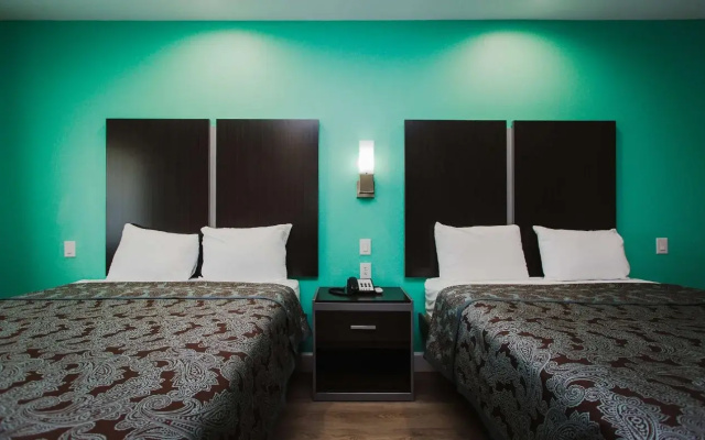 Palace Inn and Suites - Willowbrook Mall