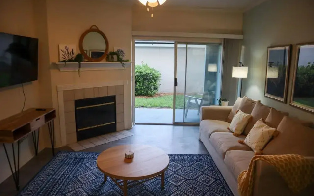 Great location and upgraded apartment!