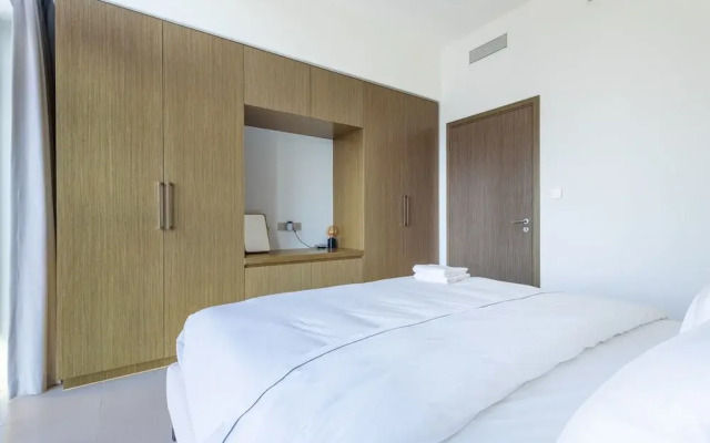 SuperHost - Sleek 2BR Burj Royale Apt Close to Burj Khalifa